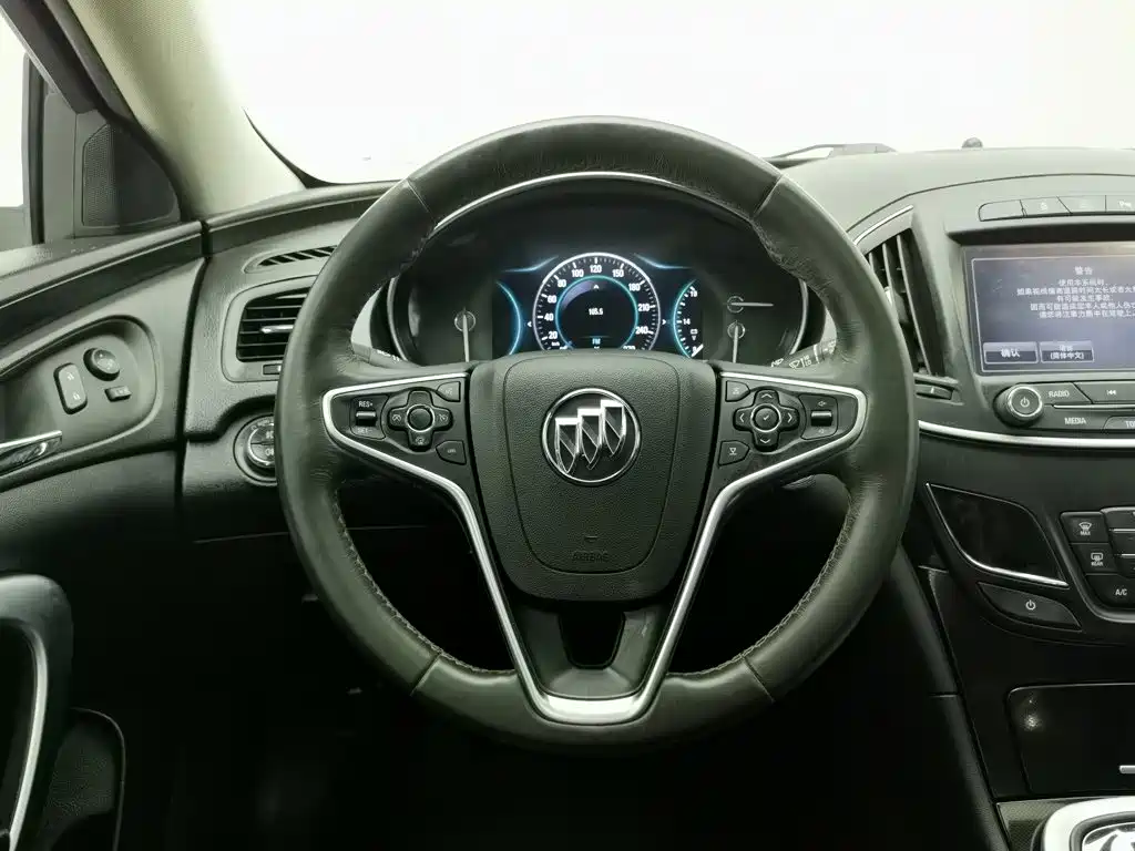 Buick Regal 2015 — фото 11