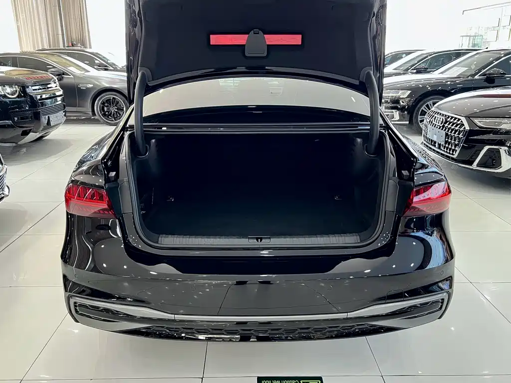 Audi A7L 2025 — фото 24