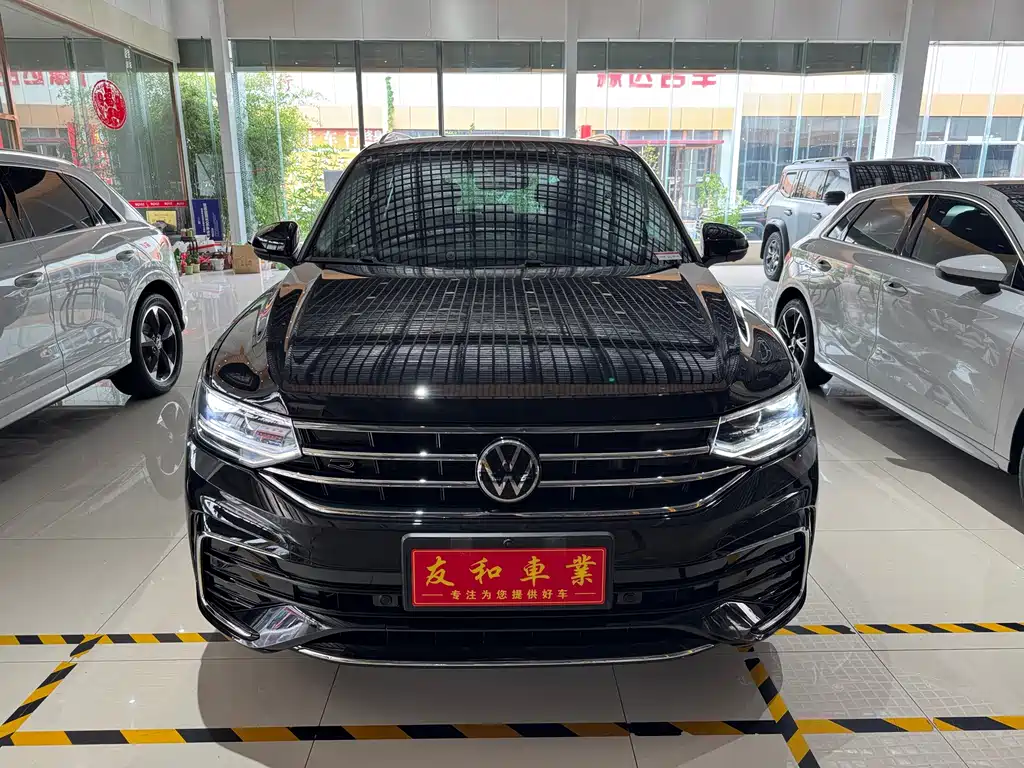 Volkswagen Tiguan L 2023 — фото 2