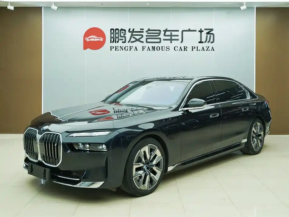 BMW i7 2024 — фото 1
