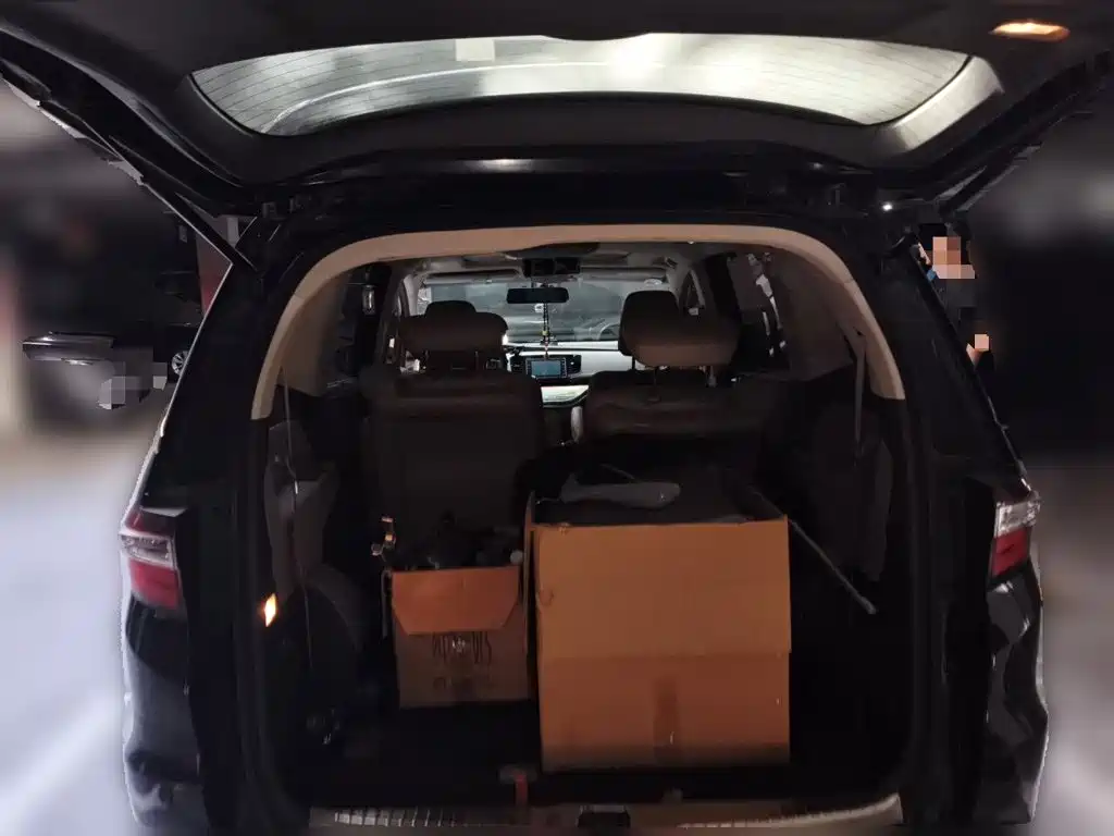 Honda Odyssey 2015 — фото 10