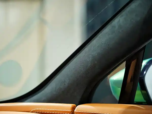 Aston Martin DBX 2023