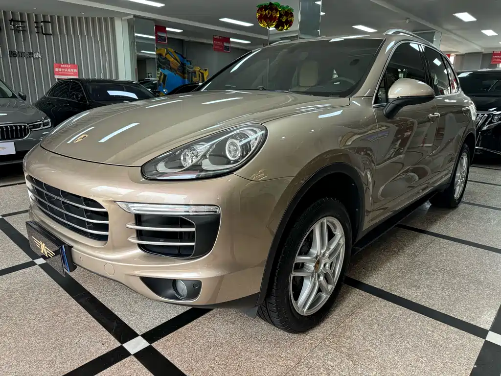 Porsche Cayenne 2015 — фото 1