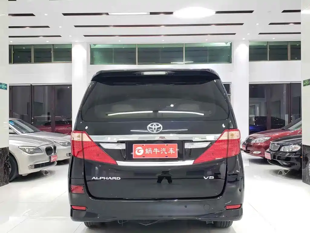 Toyota Alphard 2014 — фото 11