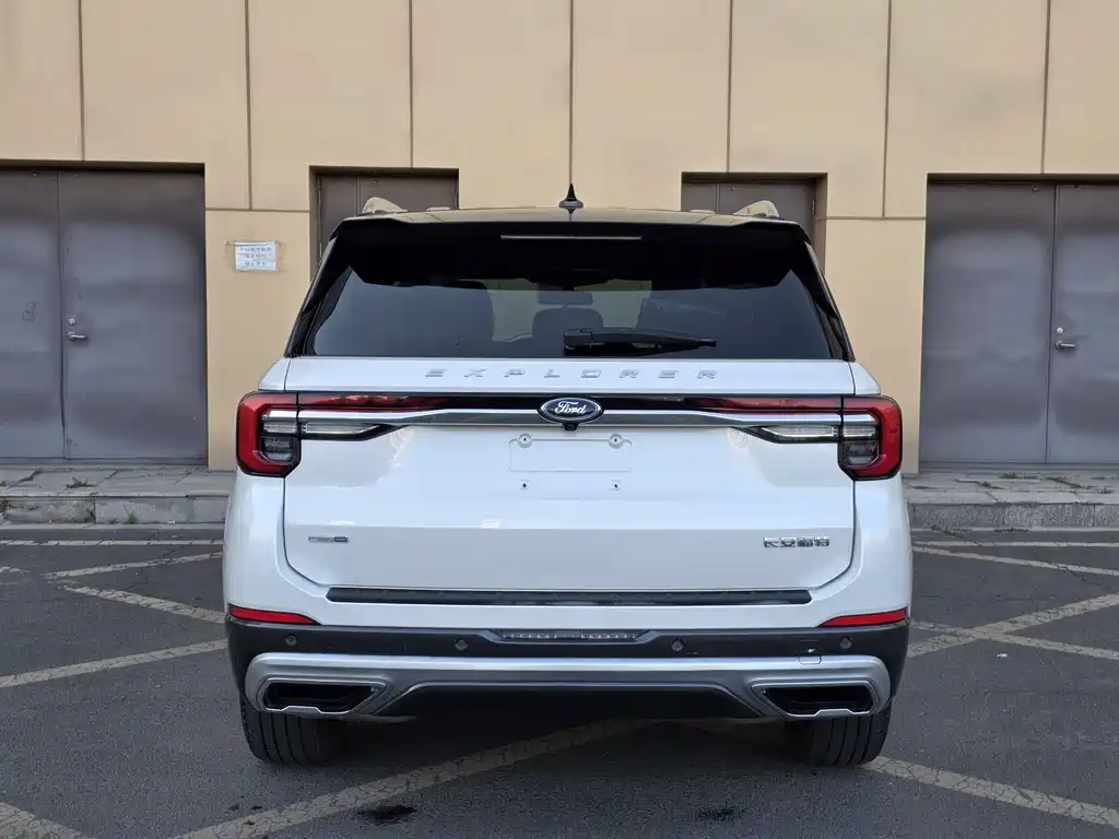 Ford Explorer 2023 — фото 8