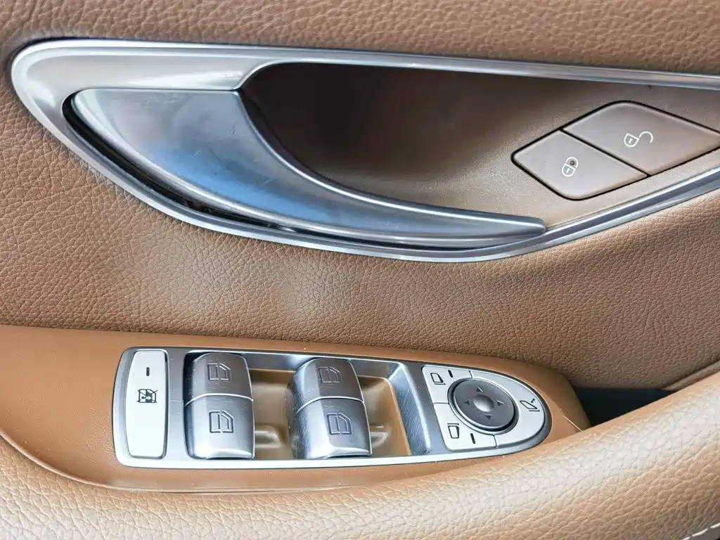 Mercedes-Benz E-Class 2019 — фото 33