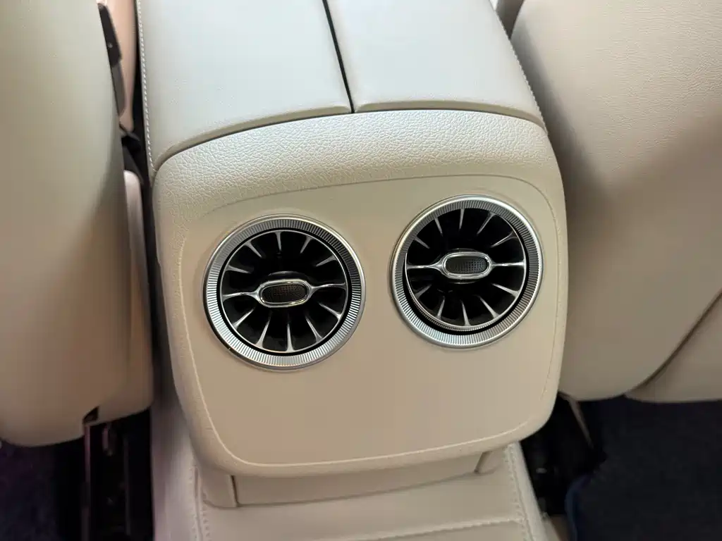 Mercedes-Benz E-Class 2021 — фото 15