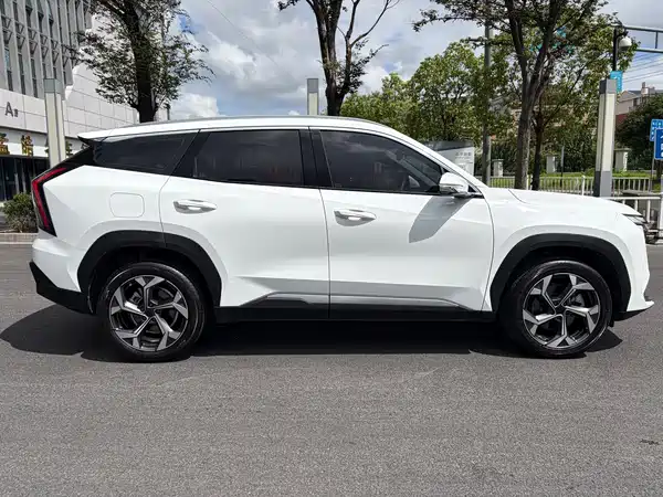 Geely Boyue L 2024