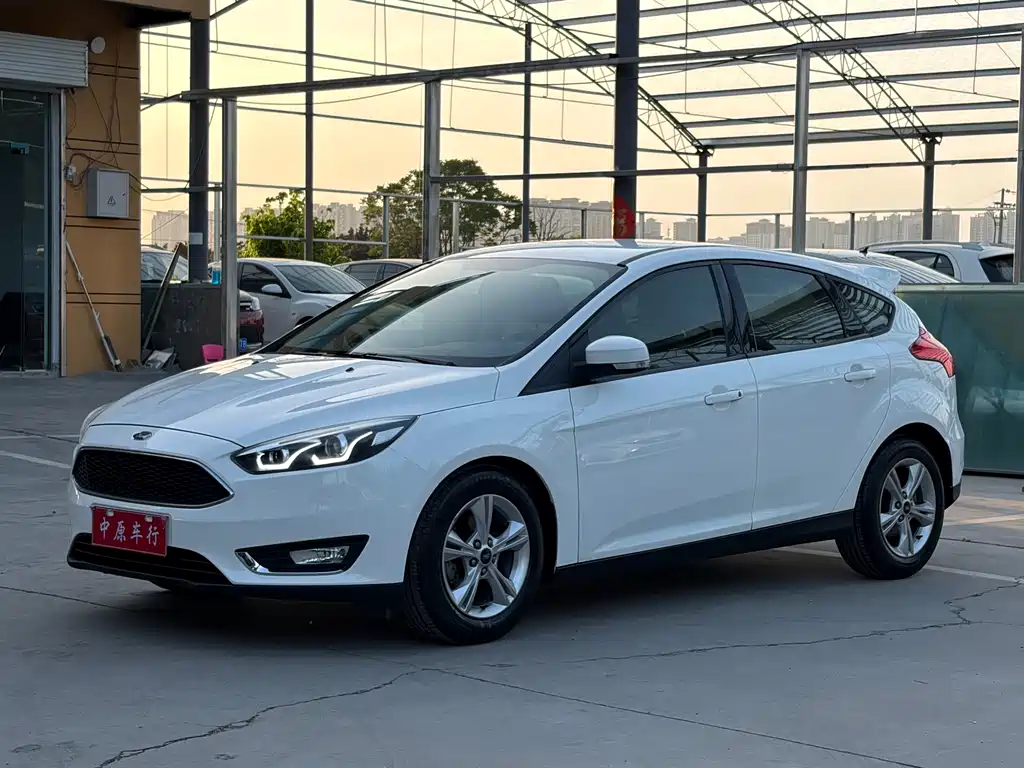 Ford Focus 2016 — фото 1