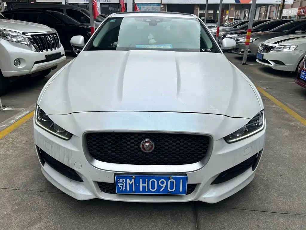 Jaguar XE 2017 — фото 2