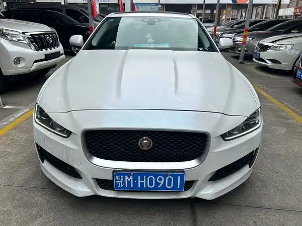 Jaguar XE 2018