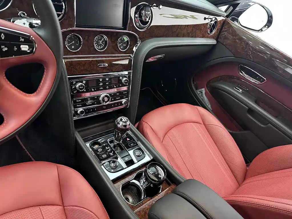 Bentley Mulsanne 2020 — фото 15