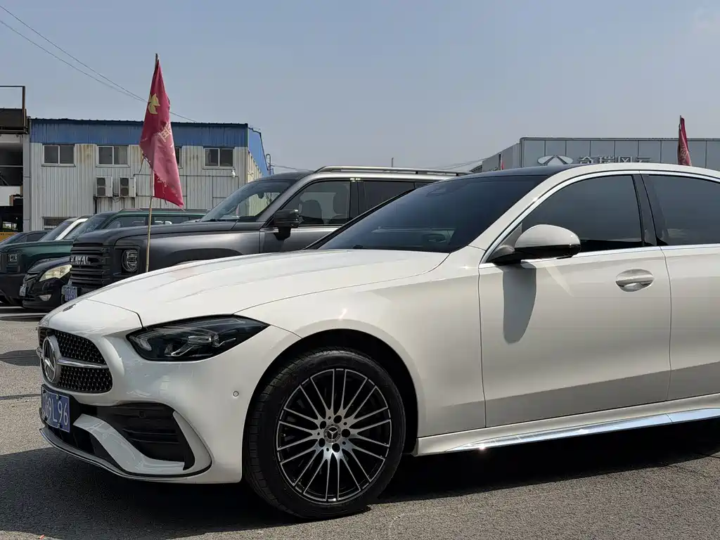 Mercedes-Benz C-Class 2025 — фото 16