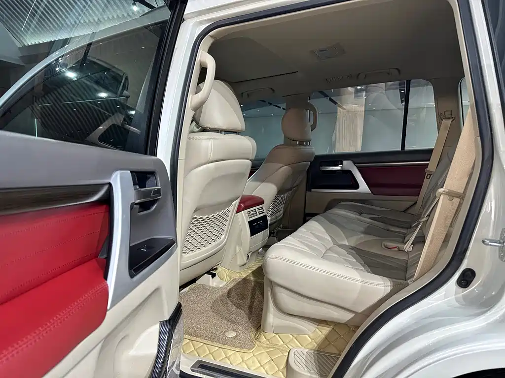 Toyota Land Cruiser 2020 — фото 10