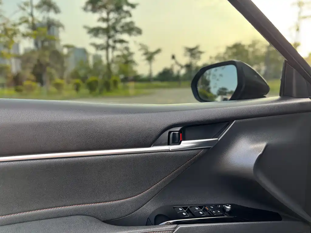 Toyota Camry 2018 — фото 22