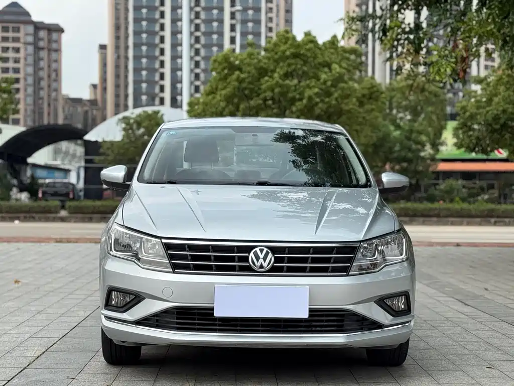 Volkswagen Jetta 2018 — фото 2