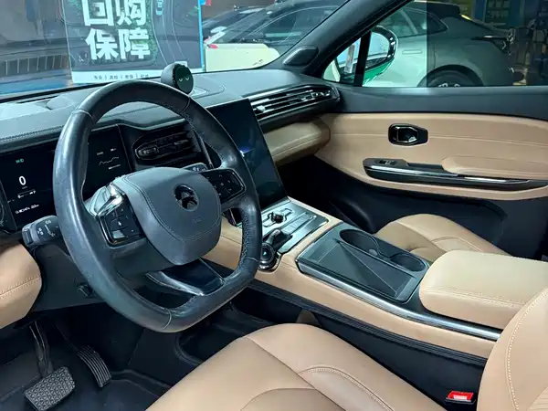 NIO ES6 2020