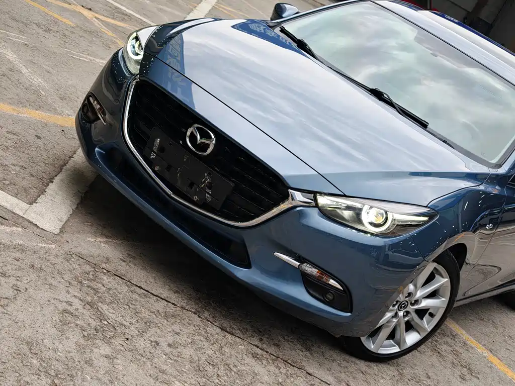 Mazda 3 Axela 2018 — фото 20