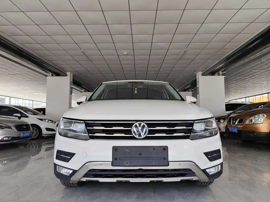 Volkswagen Tiguan L 2018 — фото 2
