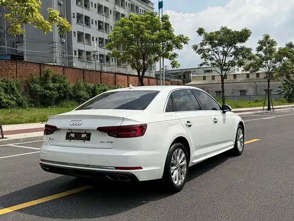 Audi A4L 2019