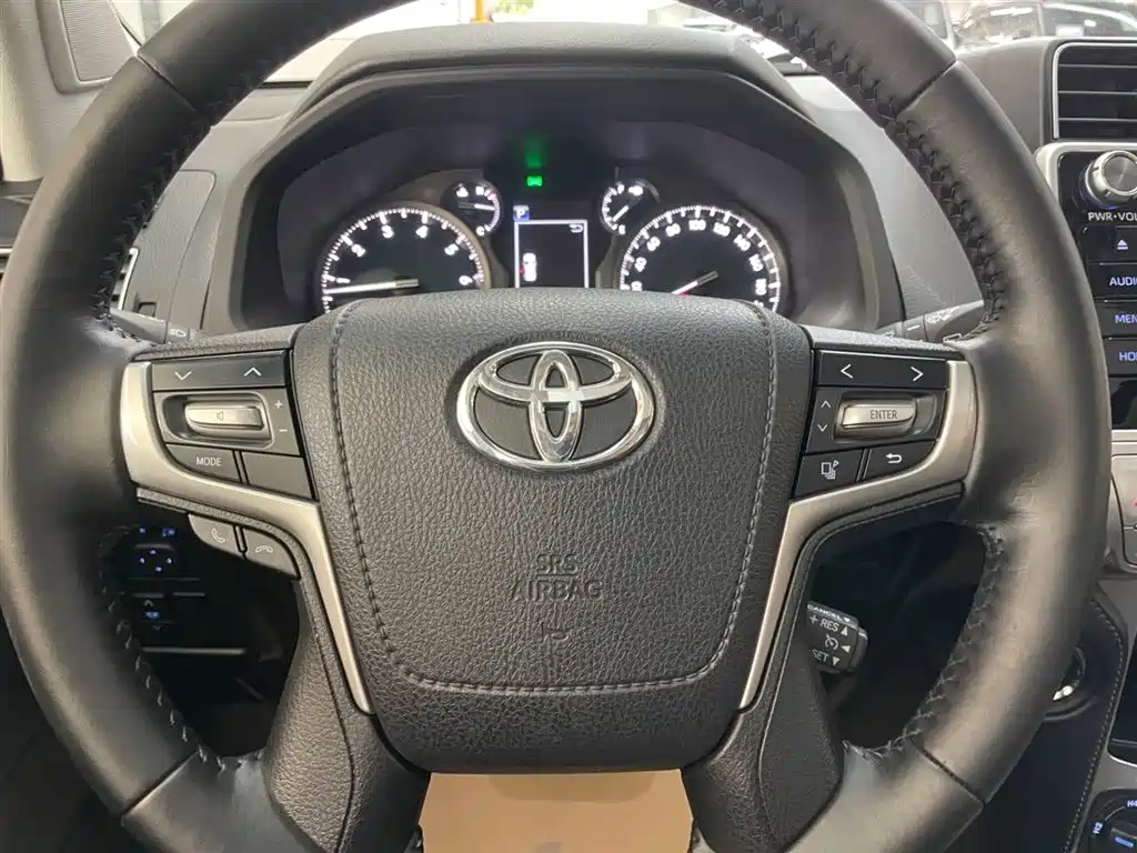 Toyota Prado 2019 — фото 16
