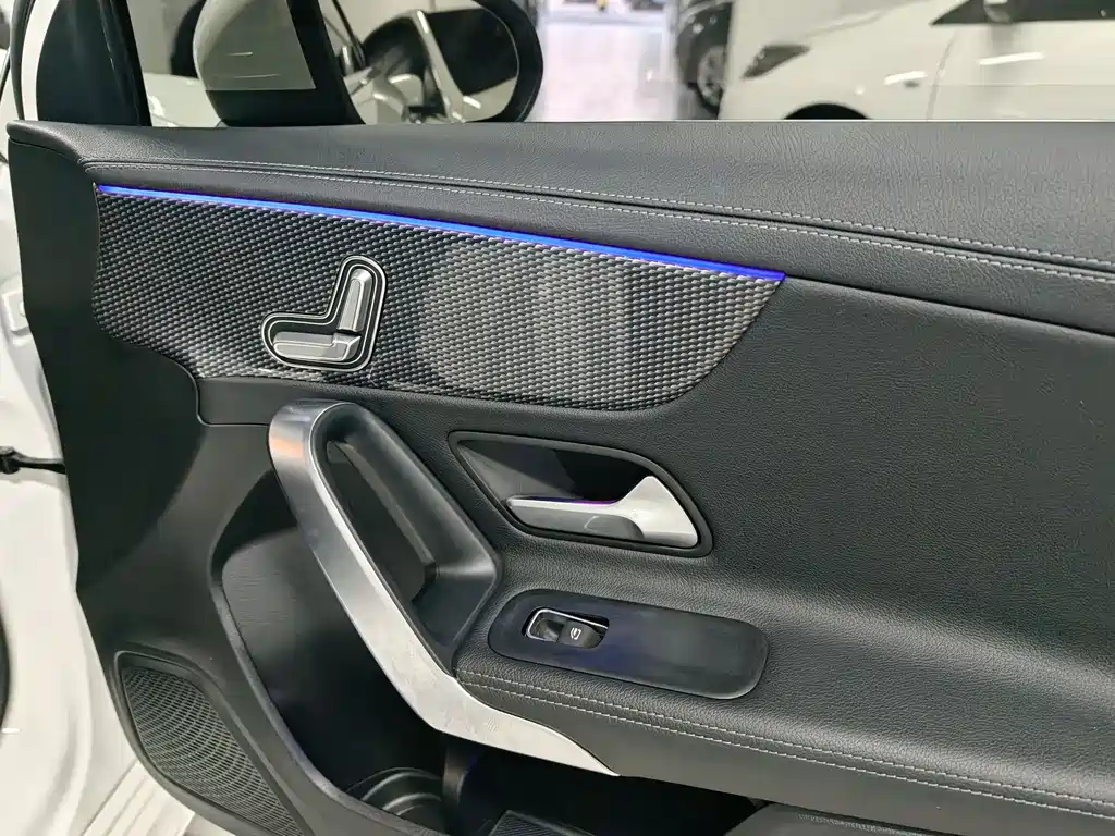 Mercedes-Benz A-Class 2020 — фото 11