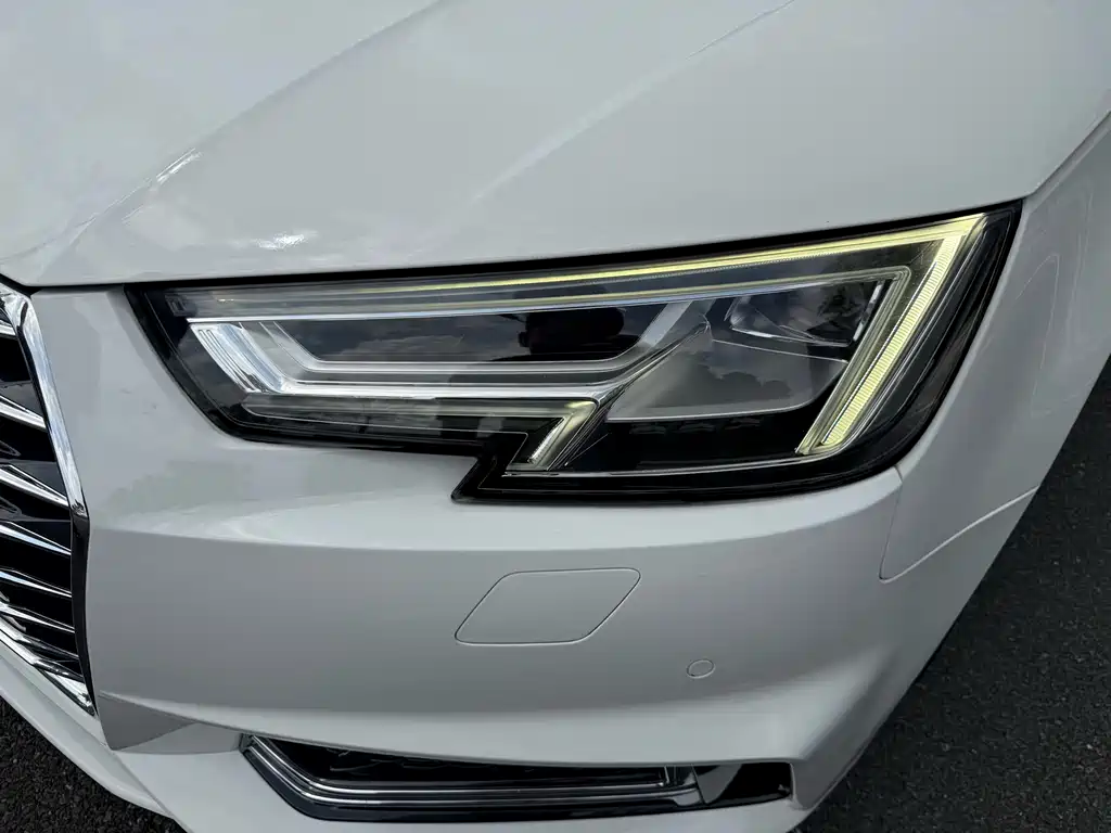 Audi A4L 2019 — фото 30