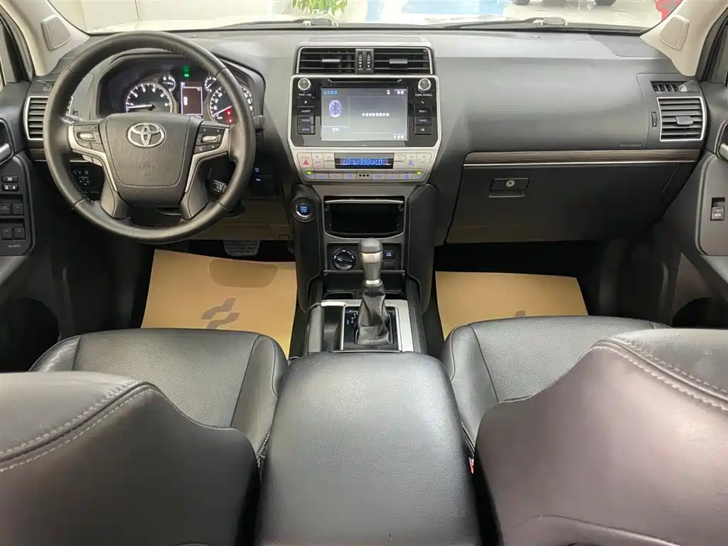Toyota Prado 2019 — фото 17
