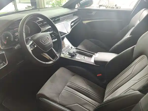 Audi A6L 2021