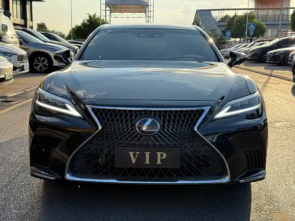 Lexus LS 2021