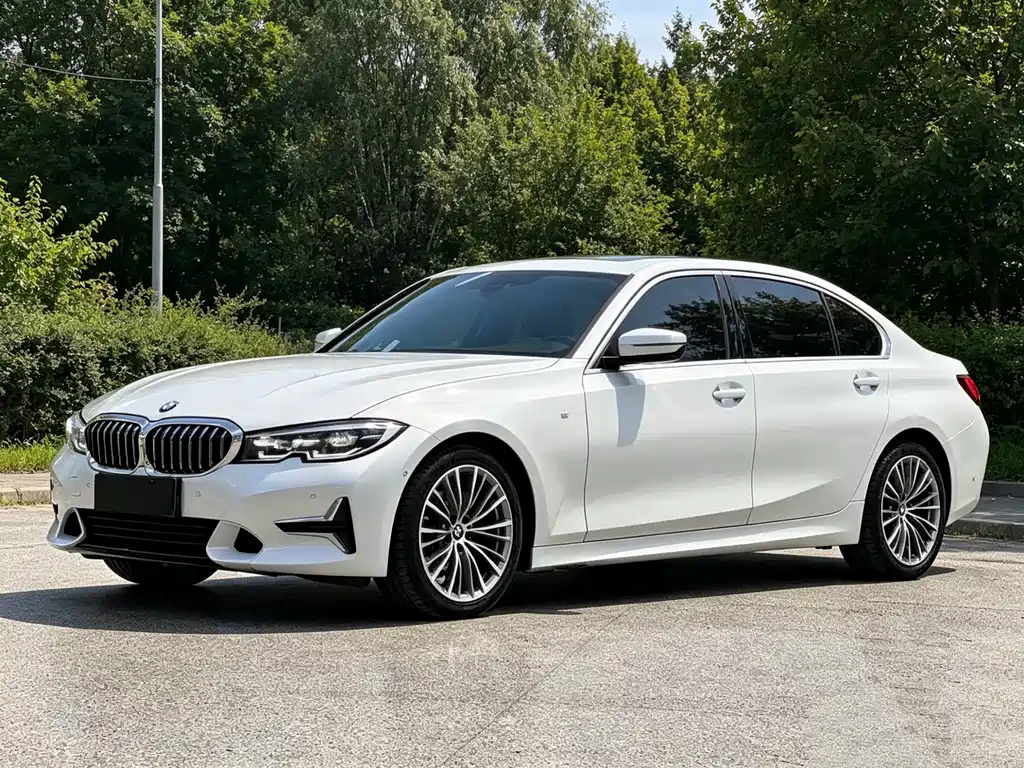 BMW 3 Series 2019 — фото 1