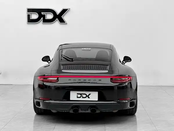 Porsche 911 2019
