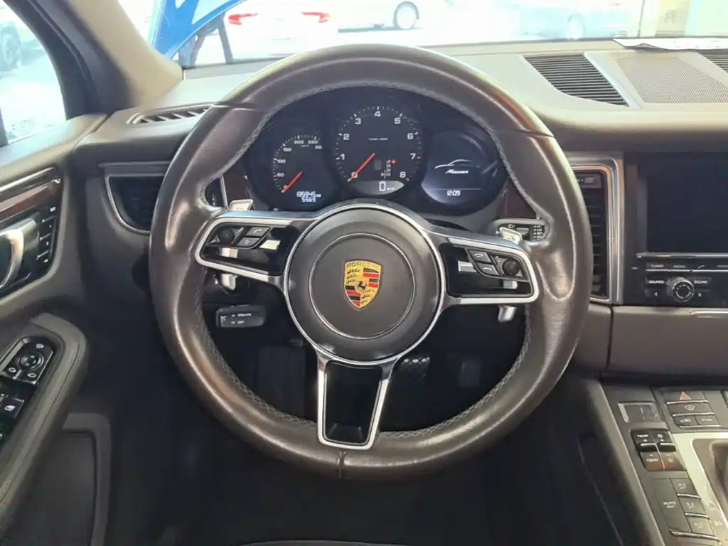 Porsche Macan 2016 — фото 11
