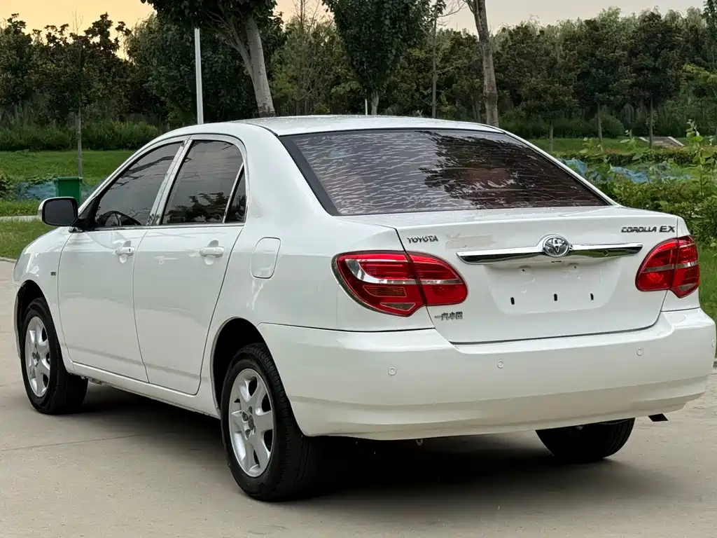 Toyota Corolla 2013 — фото 12
