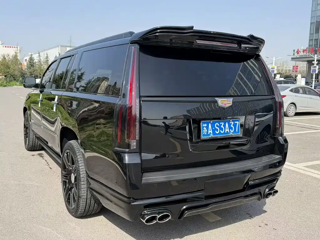Cadillac Escalade 2018 — фото 14