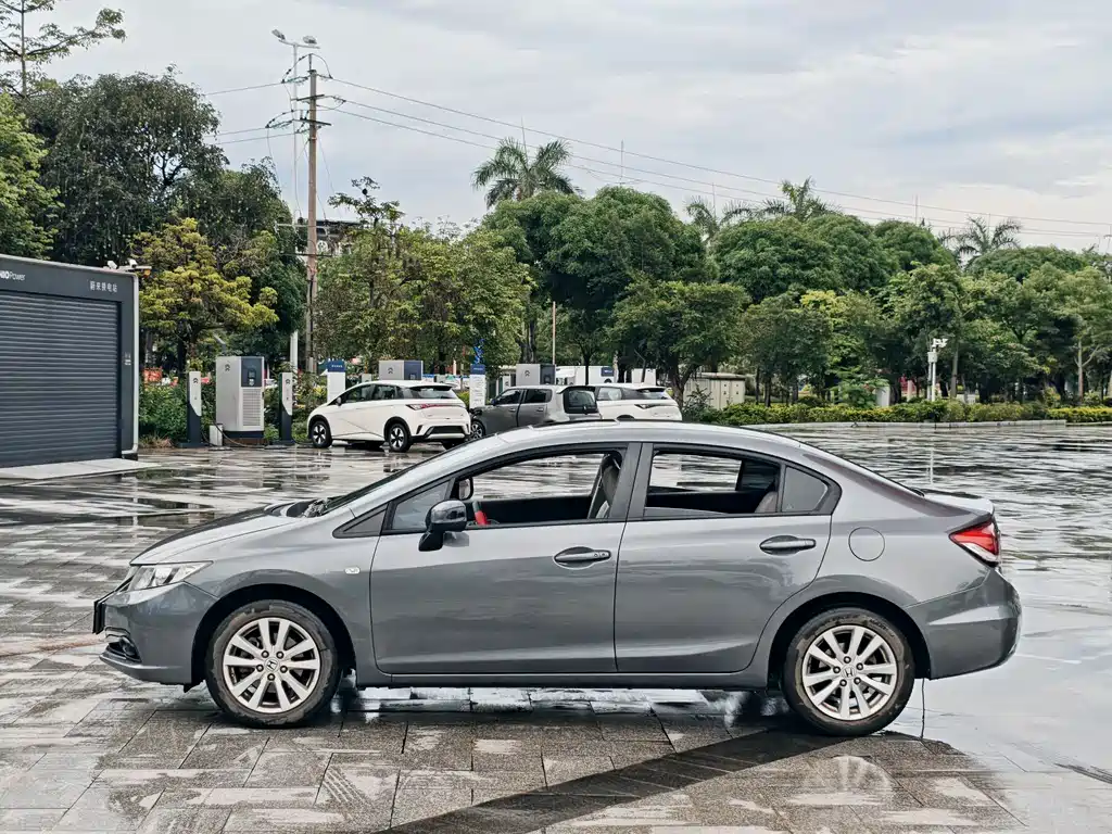 Honda Civic 2016 — фото 16