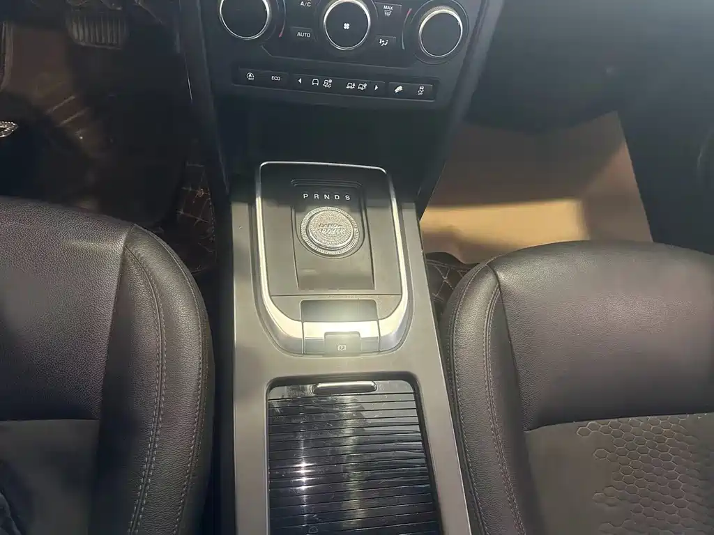 Land Rover Discovery Sport 2018 — фото 6