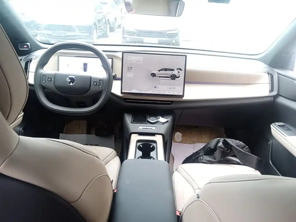 Volvo XC70 PHEV 2025 — фото 10