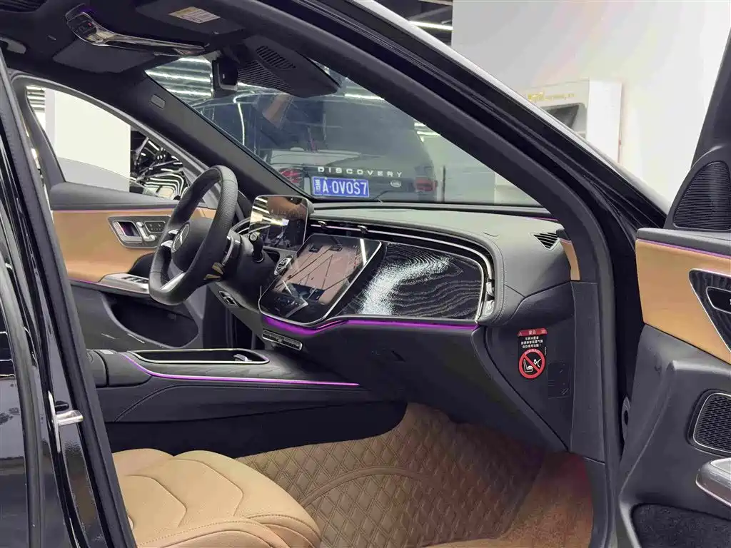 Mercedes-Benz E-Class 2025 — фото 10