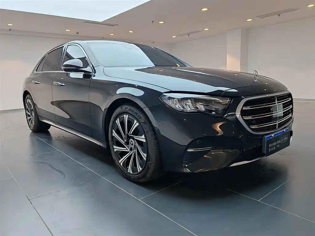 Mercedes-Benz E-Class 2025 — фото 2