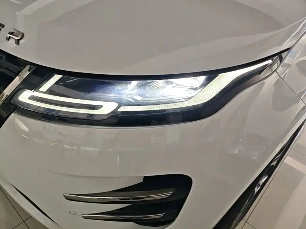 Land Rover Range Rover Evoque 2022 — фото 24