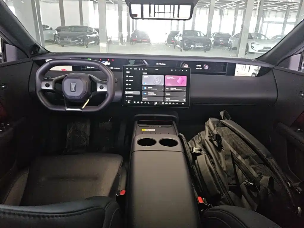 Avatr 06 2025 — фото 10