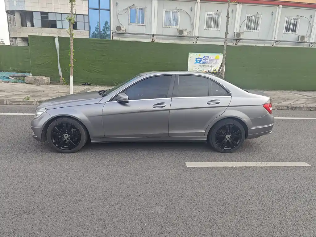 Mercedes-Benz C-Class 2010