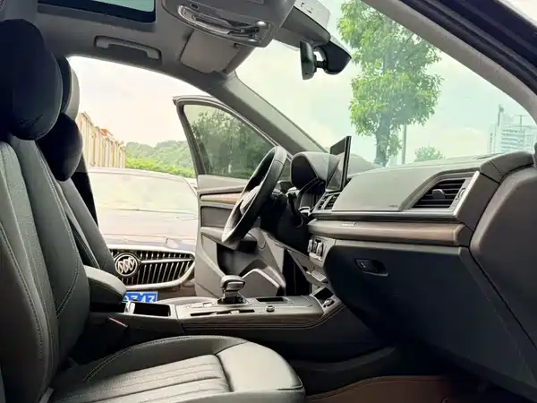 Audi Q5L 2022