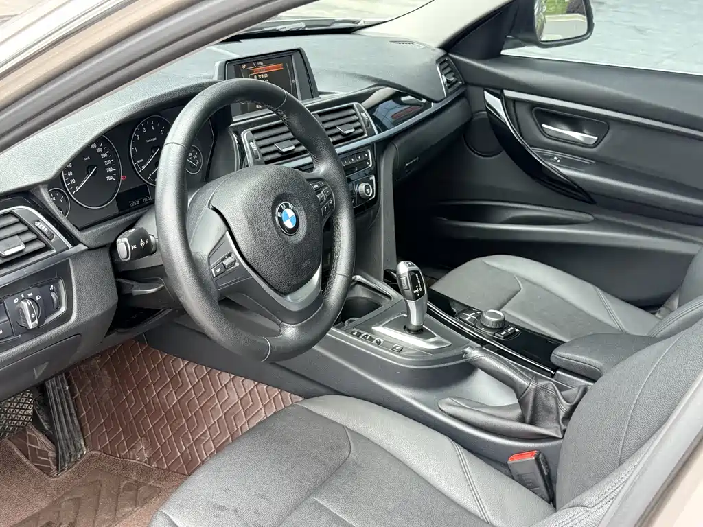 BMW 3 Series 2016 — фото 19