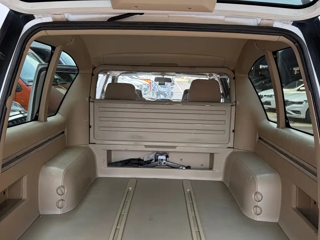Nissan ZN Van 2015 — фото 12