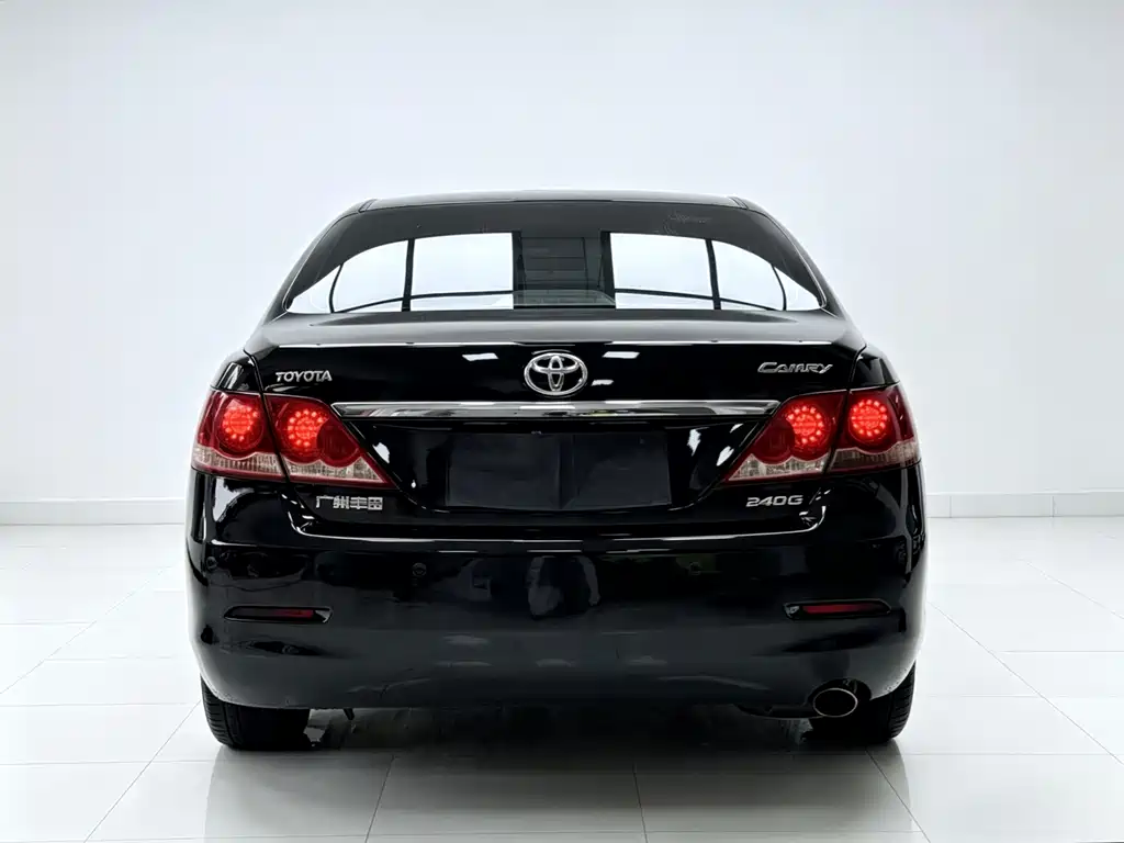 Toyota Camry 2008 — фото 10