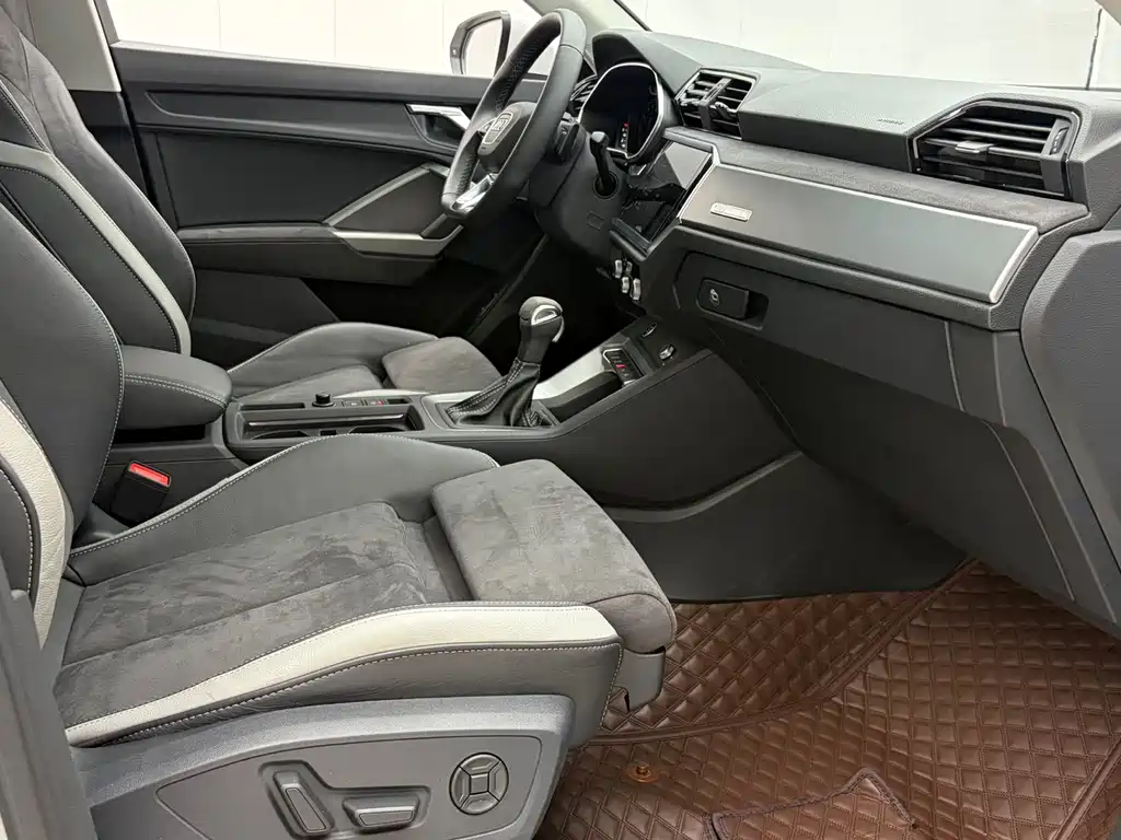Audi Q3 2023 — фото 19