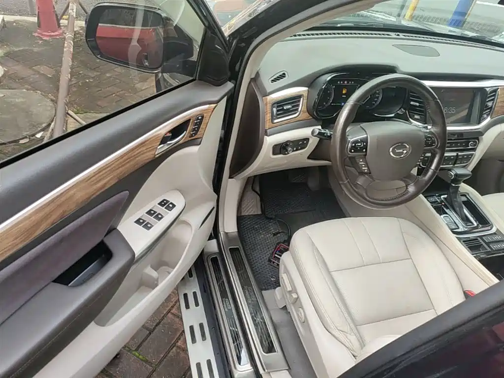 GAC Motor Trumpchi GS8 2018 — фото 16