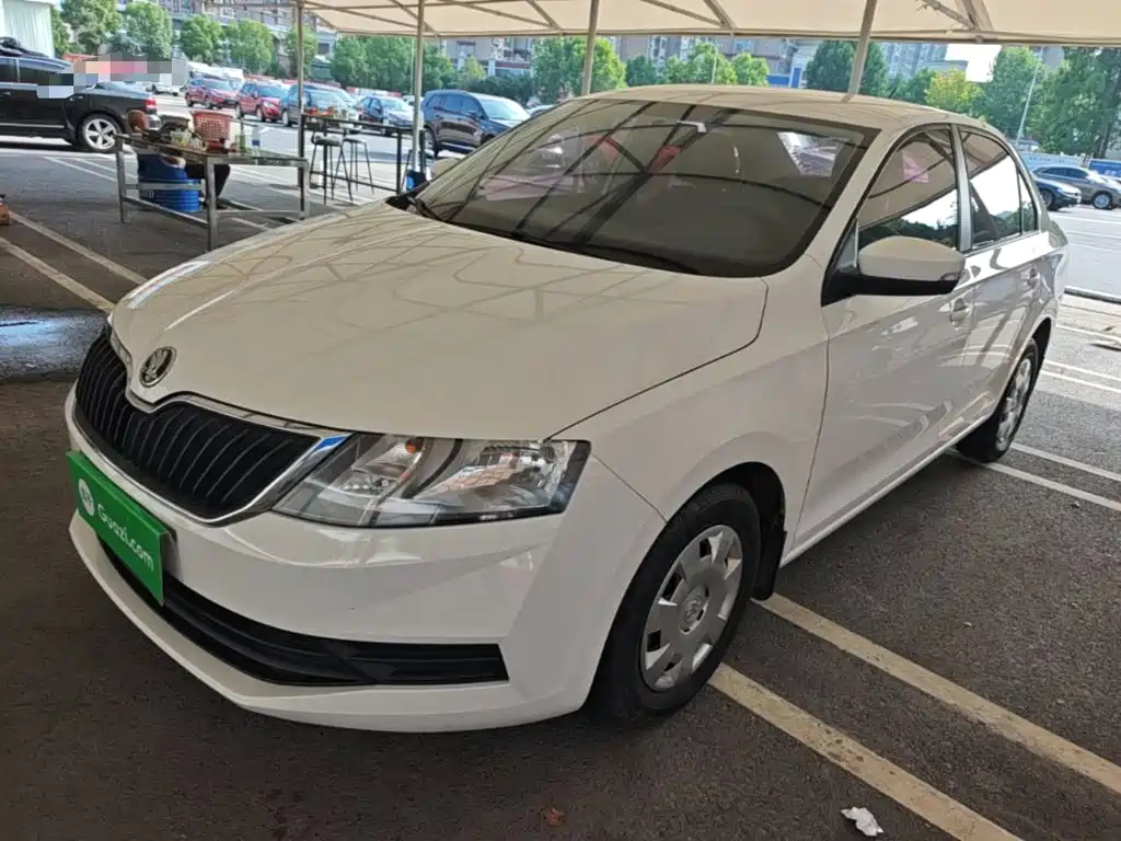 Skoda Rapid 2017 — фото 1
